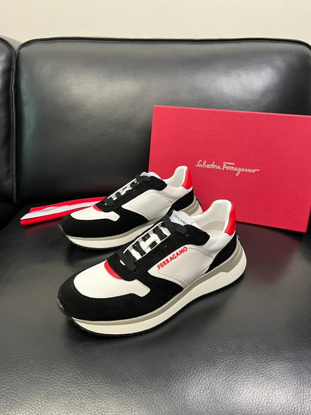 Men's shoes 💰780 Ferragamo High quality top handicrafts Ferragamo counters sell original factory configuration at the same time, imported original cowhide from Italy, imported water-dyed cow lining, soles: original factory special original soles are super comfortable, original factory and single goods, welcome to compare at the same time at the counter, code number 39-44 (customized 38 45)